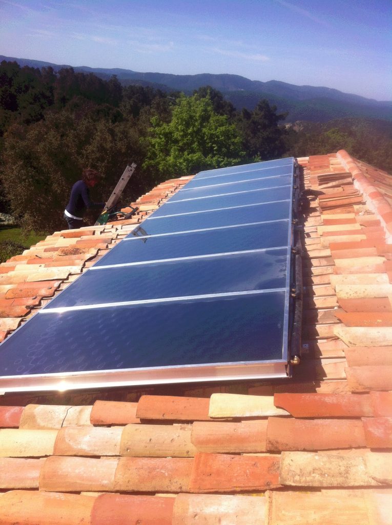 découvrez notre guide complet sur le cctp photovoltaïque, essentiel pour la rédaction de cahiers des charges techniques concernant les projets d'installations solaires. optimisez vos connaissances et garantissez la conformité de vos projets dans le domaine de l'énergie renouvelable.