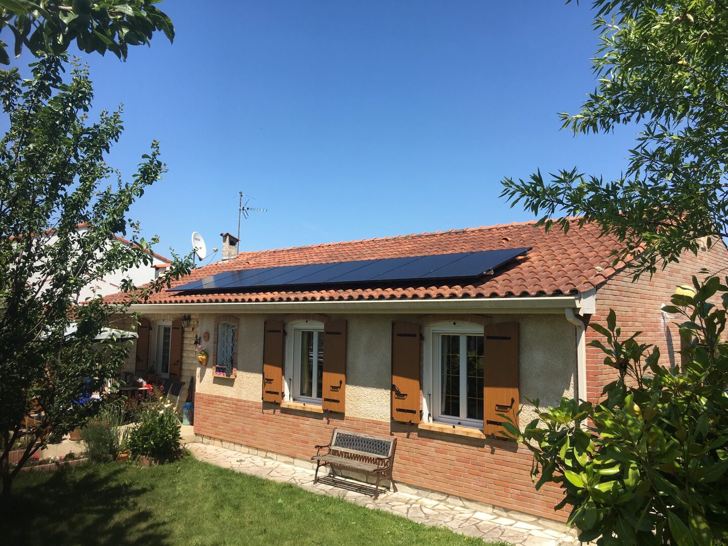 découvrez notre centrale photovoltaïque à toulouse, une solution écologique et économique pour produire de l'énergie renouvelable. profitez des avantages de l'énergie solaire dans la région toulousaine et contribuez à un avenir durable.