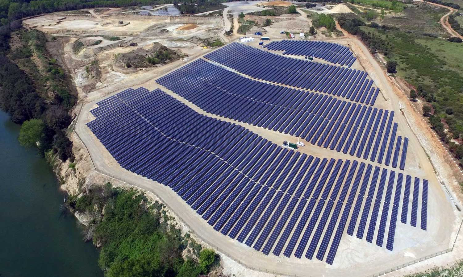 découvrez l'énergie renouvelable avec nos centrales solaires innovantes. profitez d'une solution durable et économique pour produire de l'électricité grâce à la puissance du soleil. réduisez votre empreinte carbone et contribuez à un avenir énergétique plus propre.