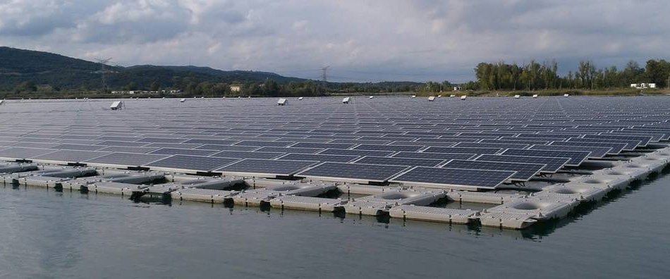 découvrez les avantages des centrales solaires en france, une source d'énergie renouvelable écologique et durable. informez-vous sur leur fonctionnement, leur impact sur l'environnement et les projets en cours pour un avenir énergétique plus propre.