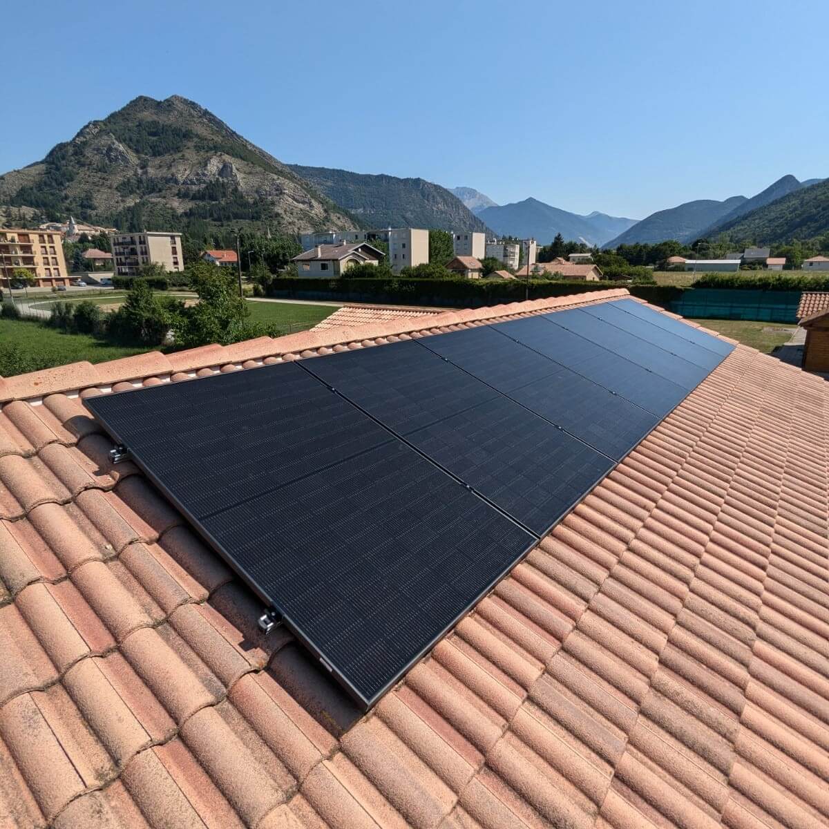 découvrez les avantages d'une chaîne photovoltaïque pour optimiser la production d'énergie solaire. informez-vous sur son fonctionnement, son installation, et son impact environnemental. faites le choix d'une énergie renouvelable et durable pour votre alimentation électrique.