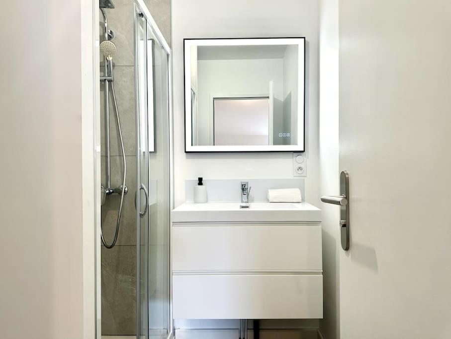 découvrez nos solutions de climatisation à mont de marsan pour un confort optimal tout au long de l'année. installation, entretien et dépannage de systèmes de climatisation adaptés à vos besoins. profitez d'un environnement frais et agréable avec nos services professionnels.