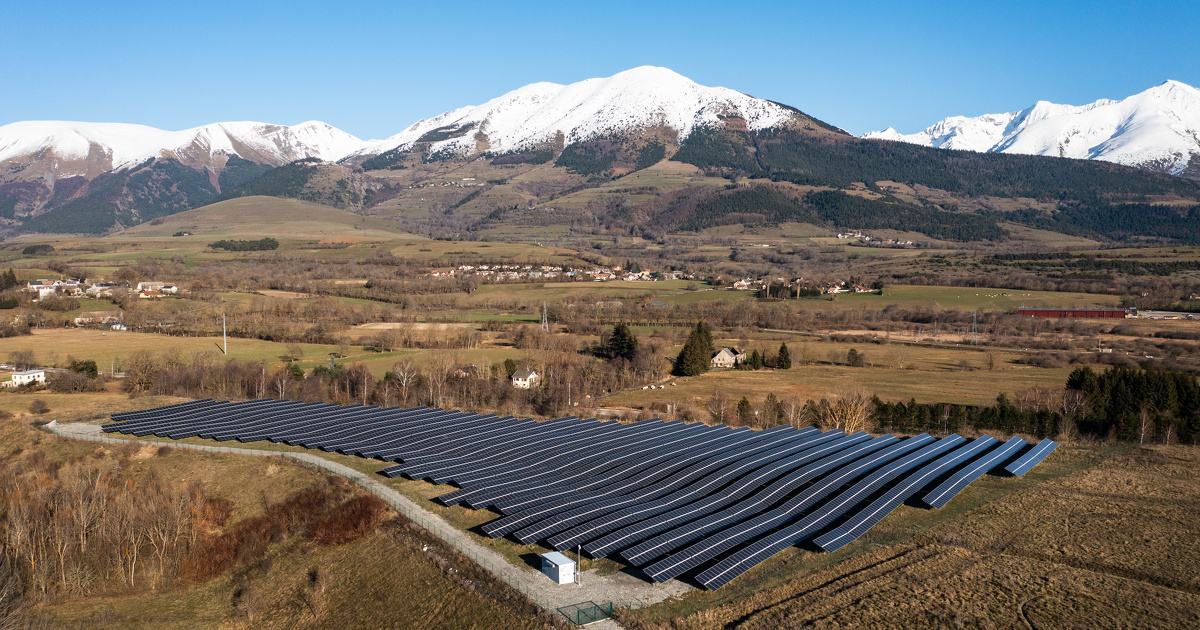 découvrez l'univers de la comptabilité photovoltaïque : maîtrisez la gestion financière de vos installations solaires, optimisez vos investissements et profitez des avantages fiscaux liés à l'énergie renouvelable. informez-vous sur les meilleures pratiques pour garantir la rentabilité de vos projets photovoltaïques.