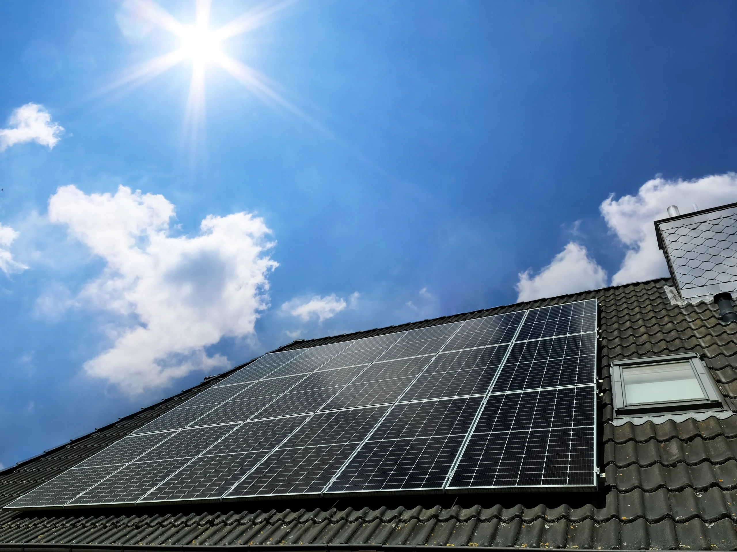 découvrez tout ce qu'il faut savoir sur le consuel photovoltaïque : obtention, démarches, et importance pour la mise en service de vos installations solaires. assurez la conformité de vos projets photovoltaïques avec notre guide complet.