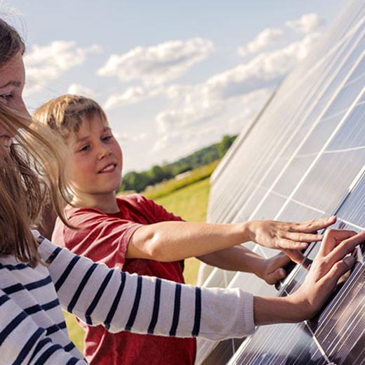 découvrez tout ce qu'il faut savoir sur le coût de l'assurance photovoltaïque. obtenez des informations sur les tarifs, les couvertures et les options disponibles pour protéger votre installation solaire. ne laissez pas votre investissement à risque!