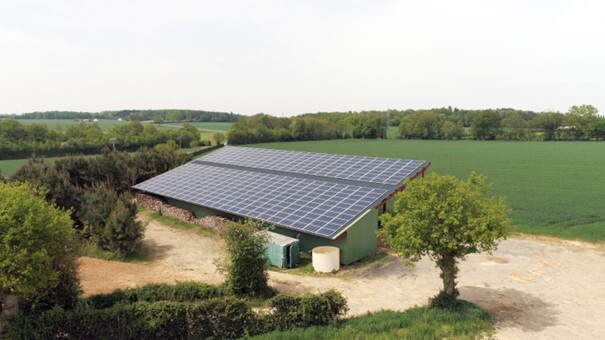 découvrez les coûts associés à l'installation d'un hangar photovoltaïque. informez-vous sur les différents facteurs influençant le prix, les aides financières disponibles et les avantages à long terme d'investir dans une solution d'énergie durable.