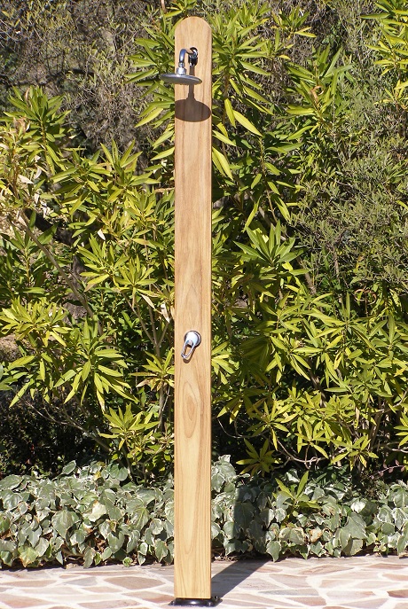 découvrez les bienfaits de la douche solaire, une solution écologique et économique pour profiter d'une expérience de douche agréable en extérieur. idéale pour le jardin, la plage ou la piscine, elle utilise l'énergie solaire pour chauffer l'eau naturellement. offrez-vous un moment de détente tout en respectant l'environnement !