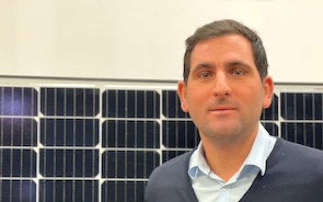 découvrez l'éclat captivant de l'émeraude solaire, une pierre précieuse qui fusionne la beauté de la nature avec des propriétés énergétiques uniques. plongez dans l'univers fascinant de cette gemme lumineuse aux vertus bienfaisantes.