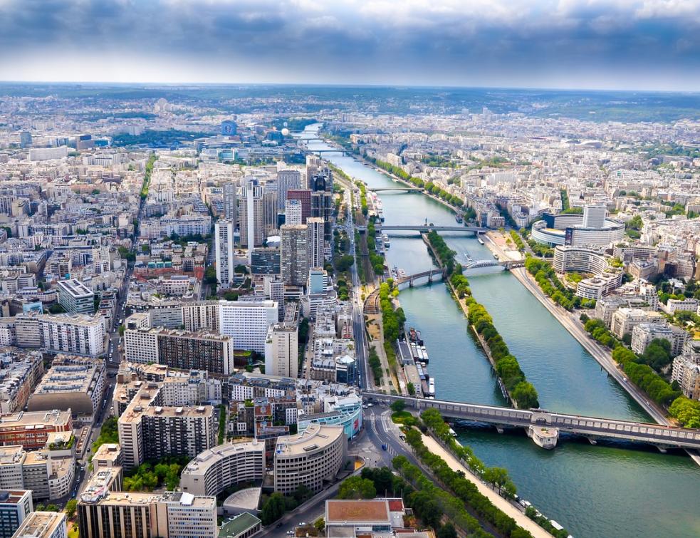 découvrez les solutions d'énergie renouvelable à paris : panneaux solaires, éoliennes et initiatives écologiques. engagez-vous pour un avenir durable et respectueux de l'environnement dans la capitale française.