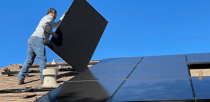 découvrez l'excédent solaire, une solution innovante pour optimiser l'utilisation de l'énergie renouvelable. apprenez comment capturer et stocker l'énergie excédentaire produite par les panneaux solaires pour améliorer votre efficacité énergétique et réduire vos factures d'électricité.