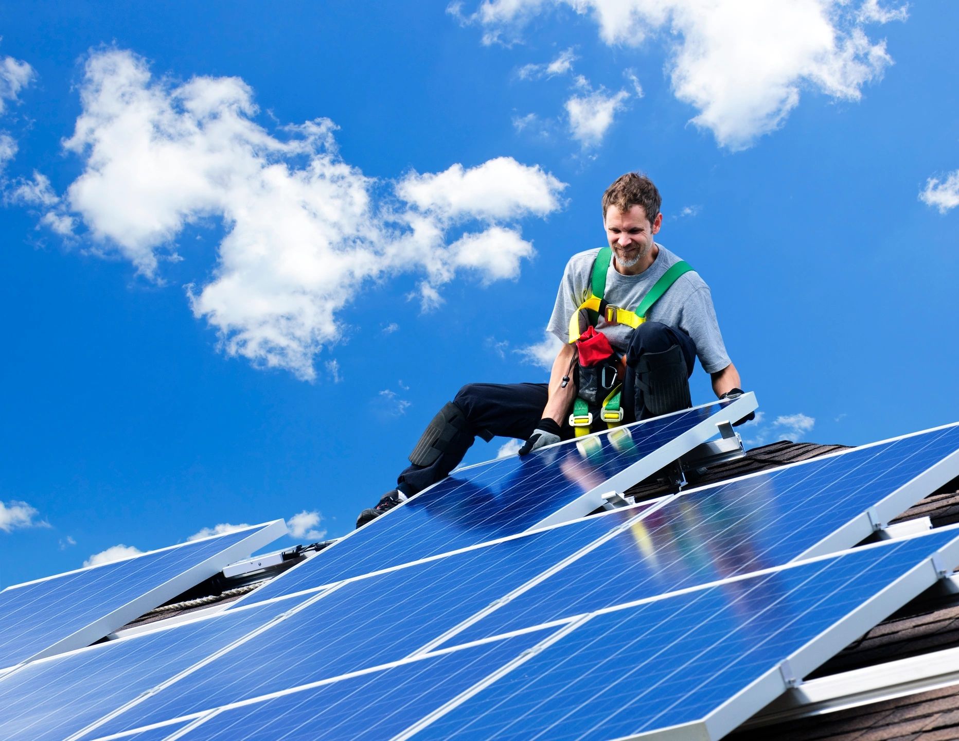 découvrez notre expertise en énergies solaires ! notre équipe d'experts vous accompagne dans l'installation et l'optimisation de vos panneaux solaires pour réduire vos factures d'électricité et respecter l'environnement. profitez d'une énergie renouvelable et durable dès aujourd'hui!