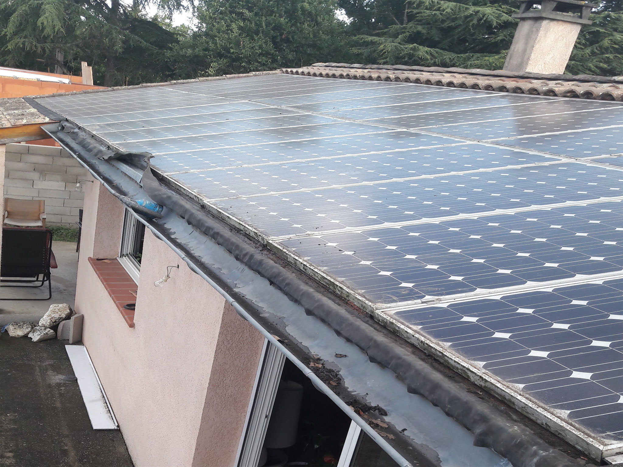 découvrez comment identifier et résoudre une fuite sur vos panneaux photovoltaïques. protégez votre investissement et optimisez la performance de votre installation solaire grâce à nos conseils pratiques et solutions efficaces.