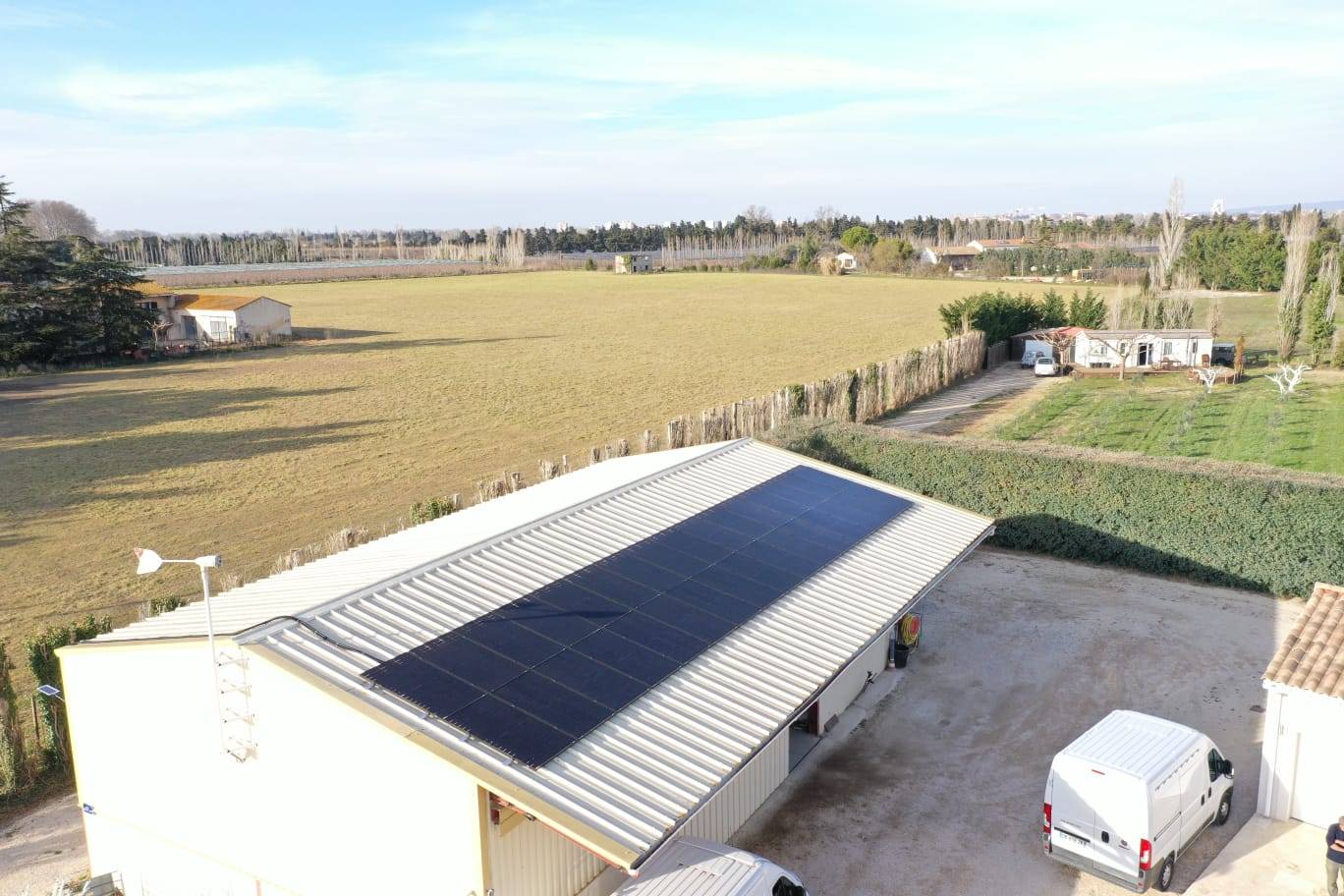 découvrez les avantages des hangars photovoltaïques en 2025 : solutions innovantes pour la production d'énergie durable, optimisation des espaces de stockage et contribution à la transition énergétique. informez-vous sur les tendances et les technologies de demain pour un avenir énergétique responsable.