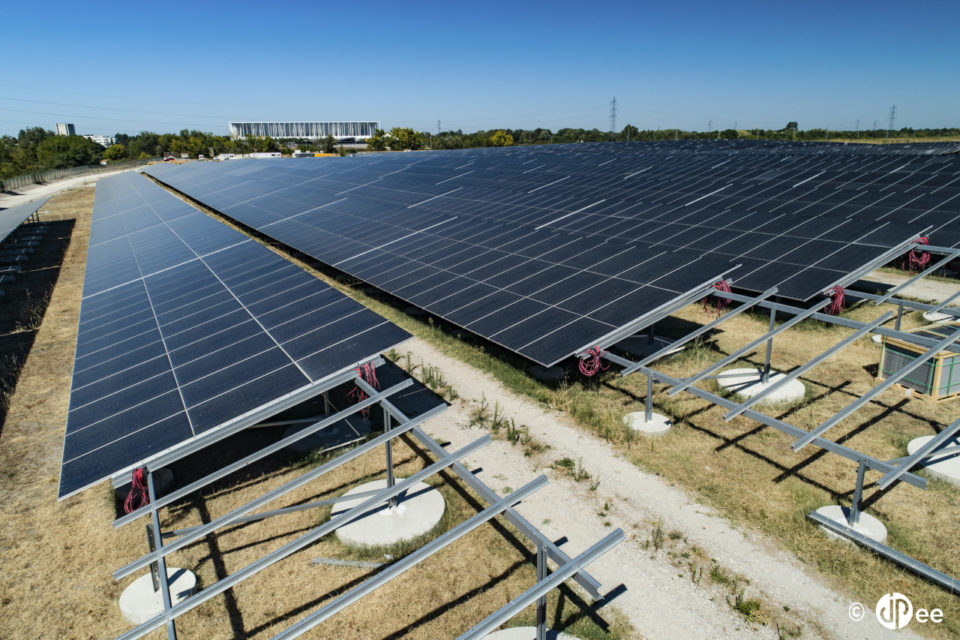 découvrez les réglementations et exigences liées à la classification icpe pour les installations photovoltaïques. informez-vous sur les démarches nécessaires pour une mise en conformité et optimisez le développement de vos projets solaires.
