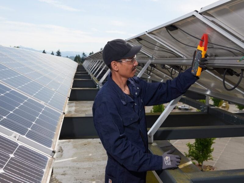 découvrez le monde de l'ingénierie pv (photovoltaïque) avec notre équipe d'experts. nous concevons, analysons et mettons en œuvre des solutions énergétiques durables pour optimiser votre production d'énergie solaire. rejoignez-nous pour transformer la lumière du soleil en électricité!