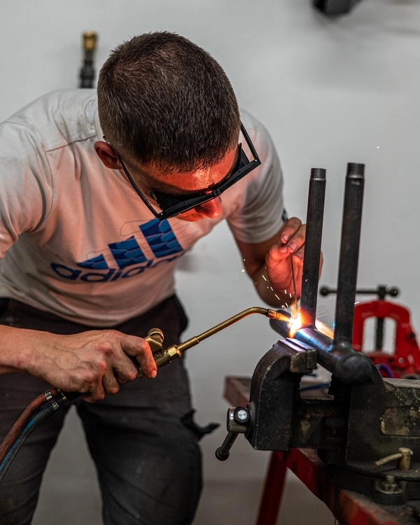 découvrez nos services d'installation professionnelle pour tous vos besoins, que ce soit en électricité, plomberie ou systèmes de chauffage. faites confiance à notre équipe d'installateurs qualifiés pour un travail impeccable et rapide.