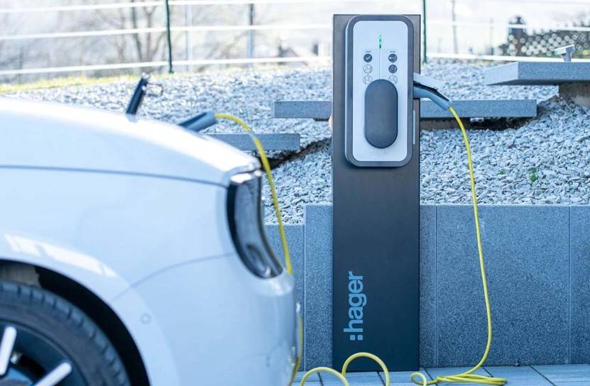 découvrez nos services d'installation de bornes de recharge pour véhicules électriques. profitez d'une expertise de qualité pour une installation rapide et sécurisée, adaptée à vos besoins. contactez-nous pour un devis personnalisé!