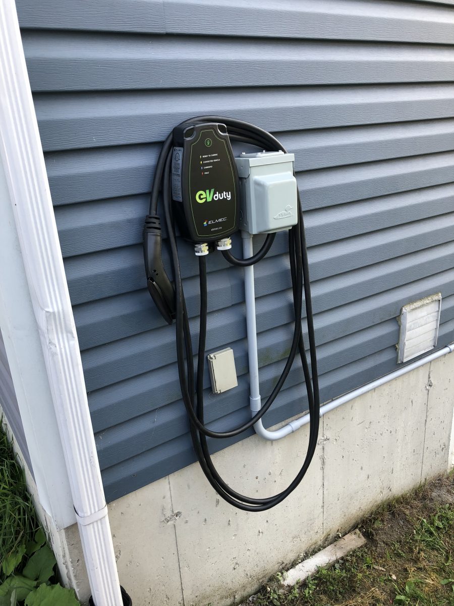 découvrez nos services d'installation de bornes électriques, adaptés à tous vos besoins. que ce soit pour votre domicile ou votre entreprise, nos experts garantissent une mise en place sûre et conforme aux normes. optez pour une solution écologique et pratique pour recharger vos véhicules électriques.