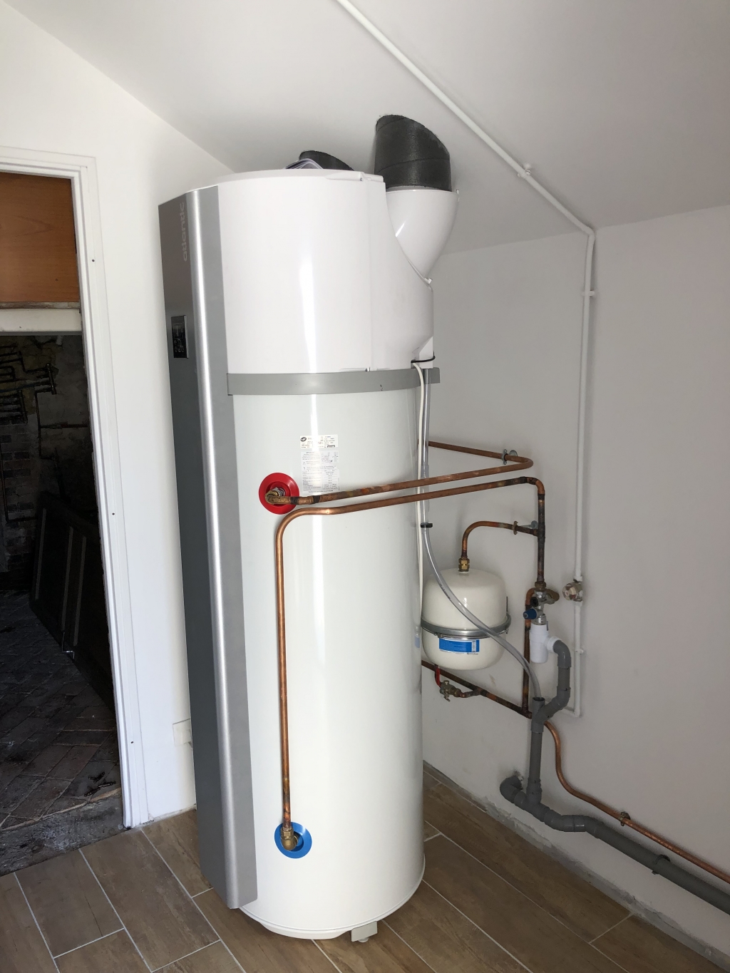 découvrez nos services d'installation de chauffe-eau thermodynamiques, garantissant un confort optimal et des économies d'énergie. profitez de notre expertise pour choisir la solution adaptée à votre logement et bénéficier d'une installation professionnelle et rapide.