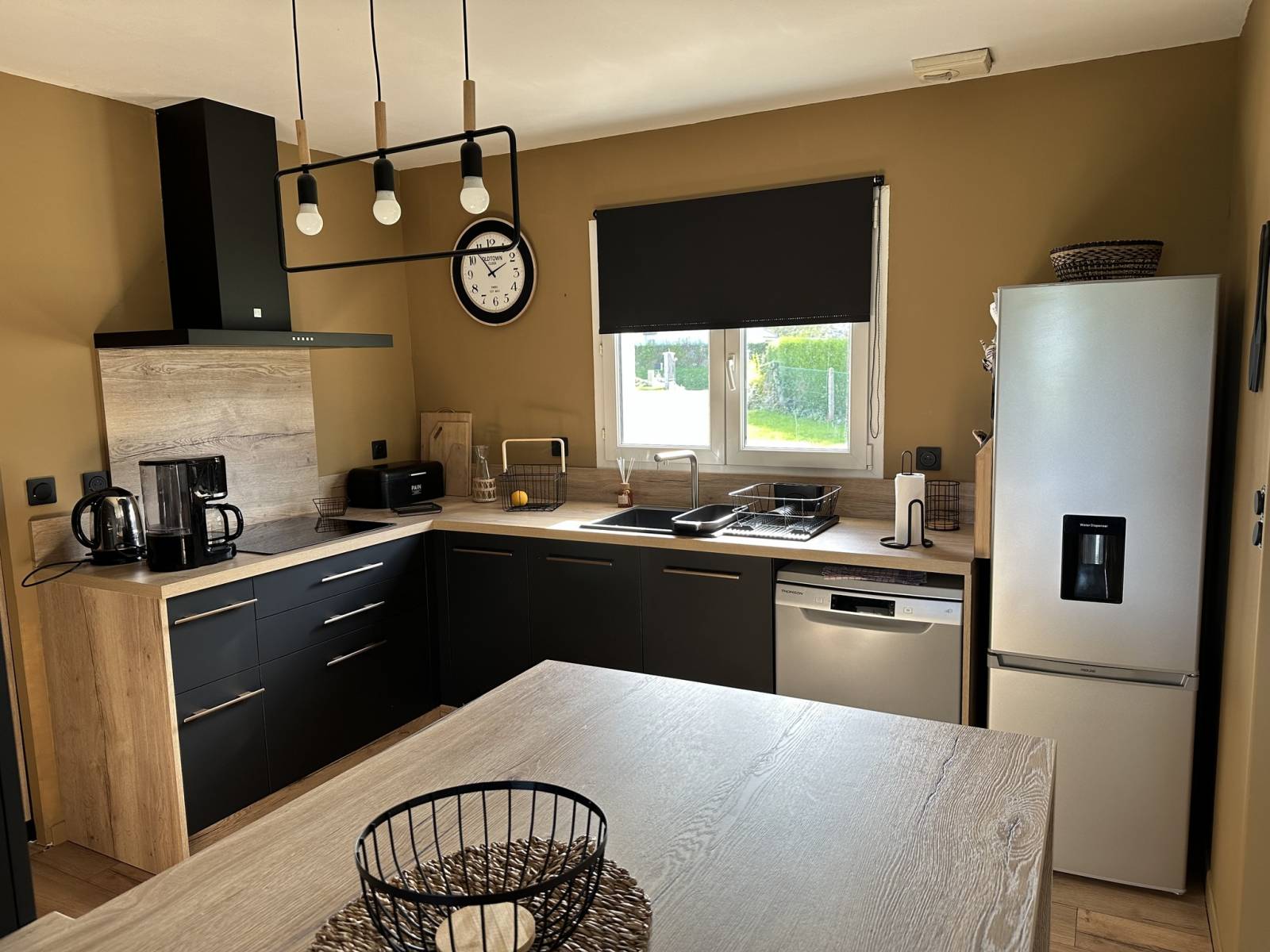 découvrez nos services d'installation de cuisines sur mesure. faites confiance à nos experts pour transformer votre espace culinaire avec des designs modernes et fonctionnels. obtenez un devis gratuit dès aujourd'hui!