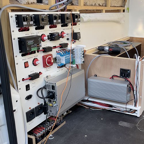découvrez des services d'installation électrique professionnels pour tous vos besoins. nos installateurs qualifiés garantissent sécurité et conformité tout en respectant les délais. contactez-nous pour un devis personnalisé!