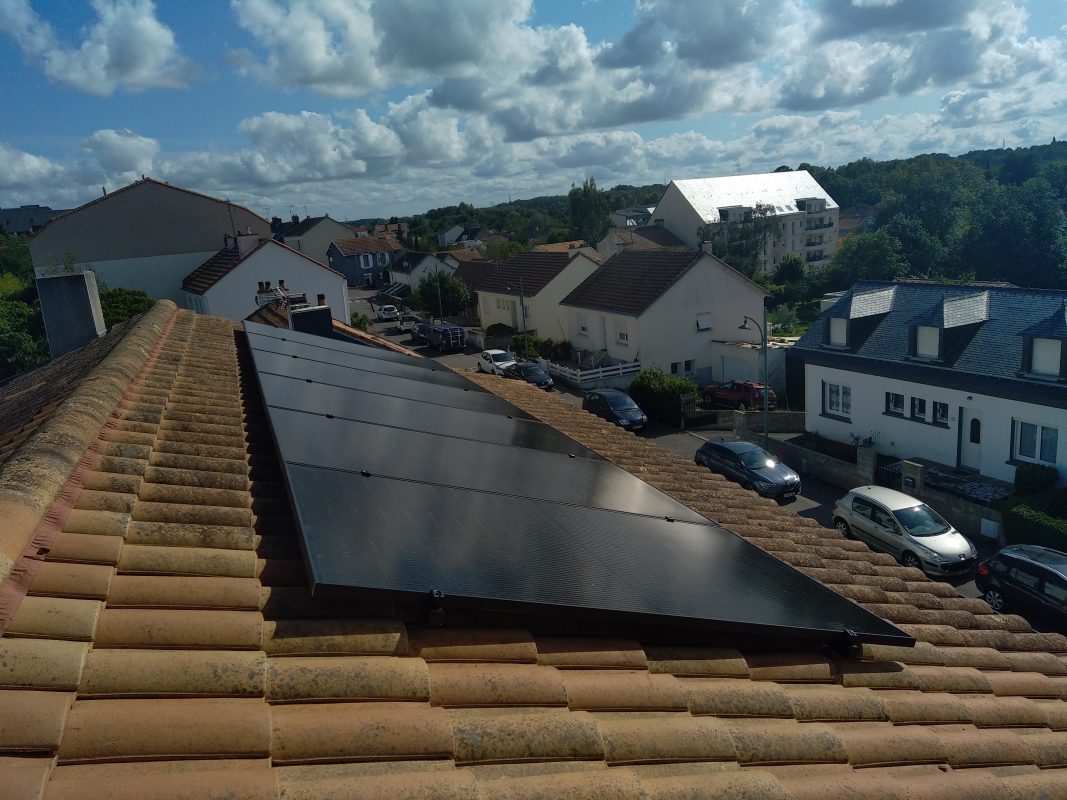 découvrez notre service d'installation de panneaux solaires à nantes. profitez d'une énergie renouvelable et réduisez vos factures d'électricité grâce à nos experts qualifiés. contactez-nous pour un devis gratuit et commencez à économiser dès aujourd'hui !