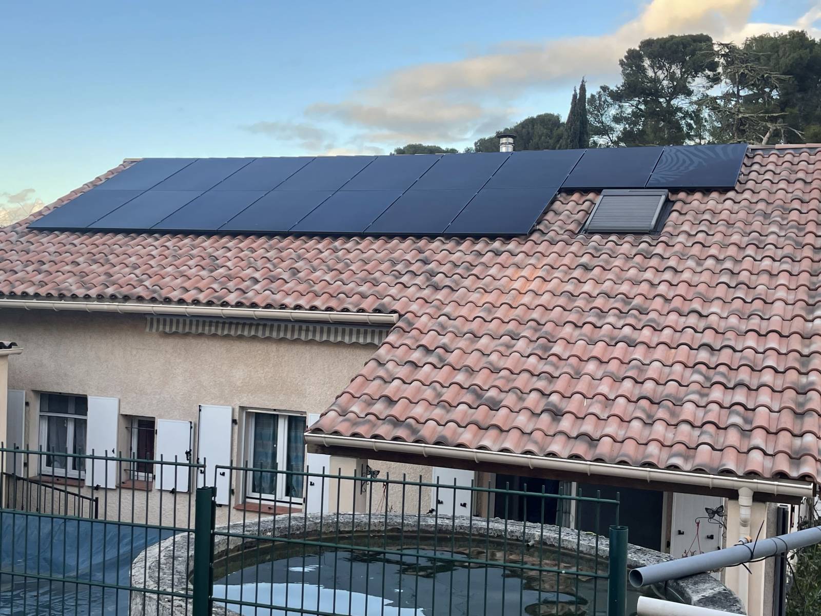 découvrez notre service d'installation de panneaux solaires à toulon. profitez d'une énergie renouvelable et d'économies sur vos factures d'électricité grâce à nos experts qualifiés. contactez-nous pour un devis personnalisé et participez à la transition énergétique dès aujourd'hui!