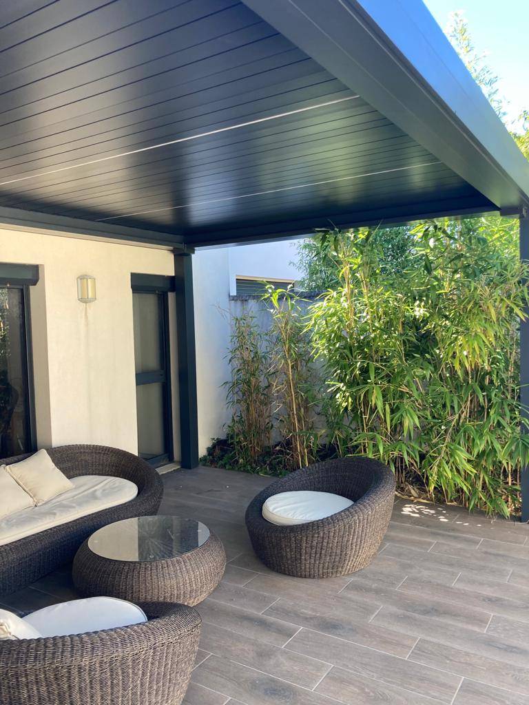 découvrez nos services d'installation de pergolas sur mesure pour embellir votre espace extérieur. profitez d'une protection contre le soleil et de moments de détente dans votre jardin grâce à nos experts en pergolas. contactez-nous pour un devis gratuit !