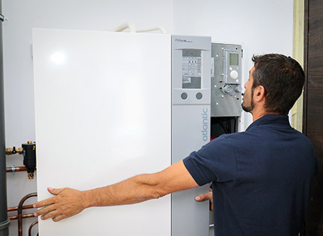 découvrez nos services d'installation de pompes à chaleur, garantissant confort thermique et économies d'énergie. nos experts vous accompagnent pour choisir la solution adaptée à vos besoins et budget. contactez-nous pour un devis personnalisé !