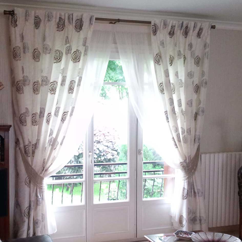 découvrez nos services d'installation de rideaux sur mesure pour embellir votre intérieur. profitez d'une expertise professionnelle pour un résultat impeccable et adapté à vos besoins.