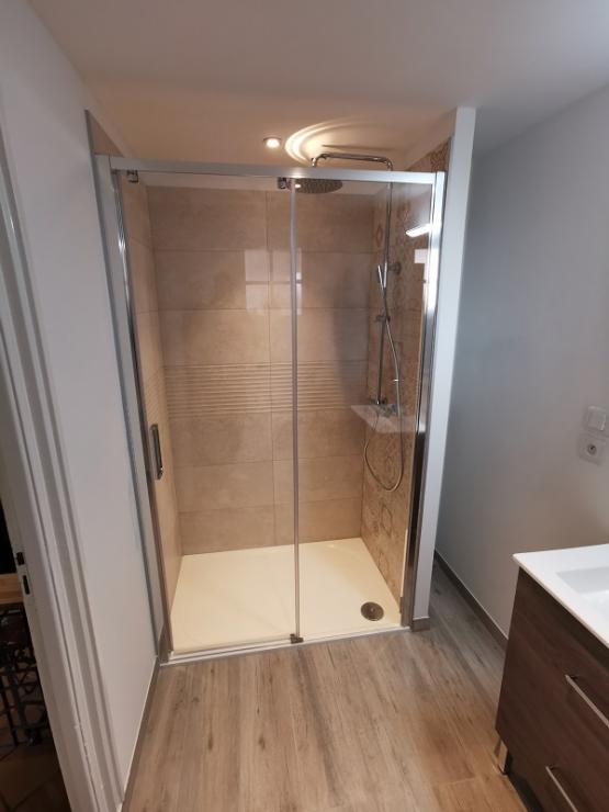 découvrez nos services d'installation de salles de bain à lens, alliant expertise et qualité pour transformer votre espace en un véritable havre de paix. profitez d'une conception sur mesure et d'un accompagnement professionnel pour réaliser la salle de bain de vos rêves.