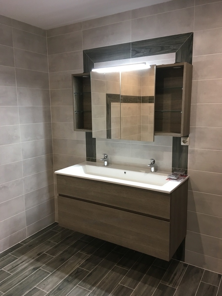 découvrez nos services d'installation de salles de bain à strasbourg. nos experts vous accompagnent dans la conception et la réalisation de votre espace de bien-être sur mesure, en alliant esthétique et fonctionnalité.