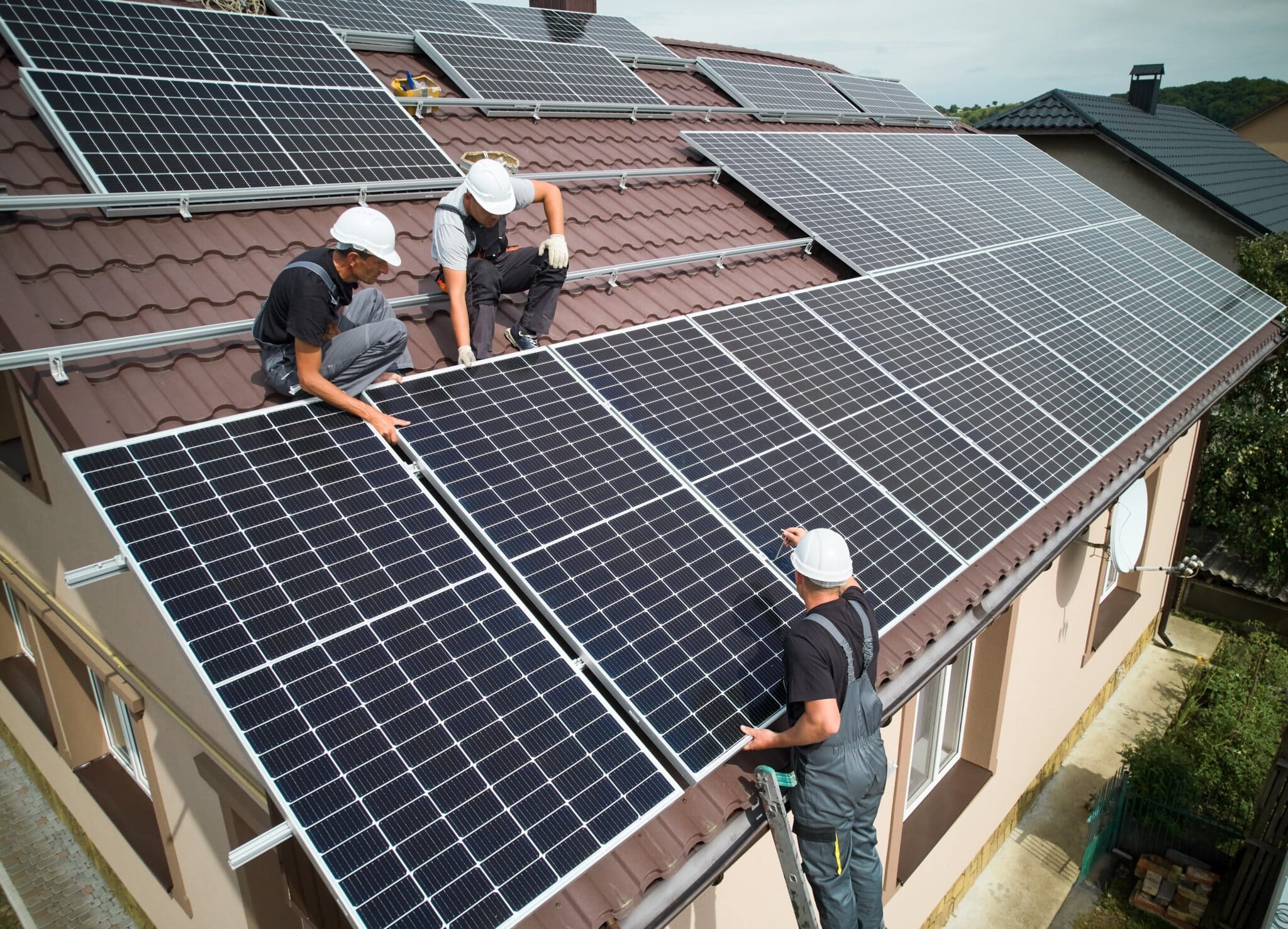 découvrez nos services d'installateur solaire en gironde. profitez d'une énergie renouvelable et économique pour votre maison grâce à nos solutions personnalisées d'installation de panneaux solaires. contactez-nous pour une évaluation gratuite !