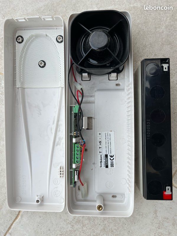 découvrez nos services d'installation professionnels pour les systèmes de sécurité tecnoalarm. protégez votre maison ou votre entreprise avec des solutions sur mesure, fiables et technologiquement avancées. contactez-nous pour une évaluation gratuite!