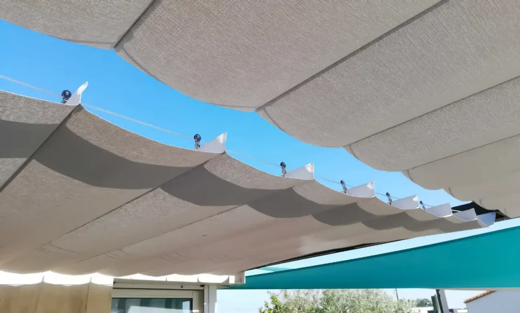 découvrez notre service d'installation de velum pour une protection élégante et fonctionnelle de votre espace extérieur. profitez d'une ambiance agréable tout en vous protégeant des rayons du soleil grâce à nos velums sur mesure adaptés à vos besoins.