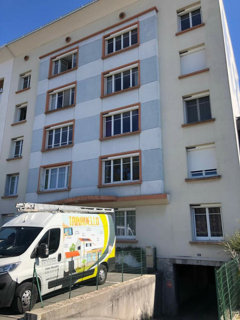 découvrez nos services d'installation de volets adaptés à vos besoins. profitez d'une expertise professionnelle pour une pose rapide et de qualité, tout en améliorant le confort et la sécurité de votre domicile.