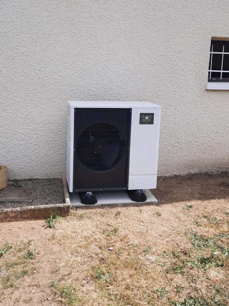 découvrez notre service d'installateurs de pompes à chaleur (pac) qualifiés et expérimentés. profitez d'une installation optimale et rapide pour un confort thermique durable dans votre maison.