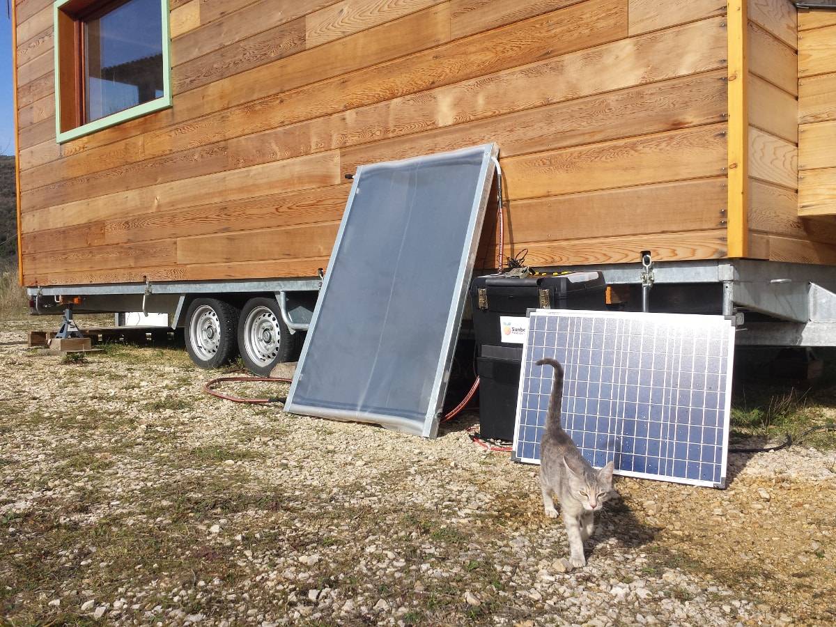découvrez comment réaliser une installation photovoltaïque diy étape par étape. économisez sur vos factures d'énergie et contribuez à la protection de l'environnement en installant vos panneaux solaires vous-même!