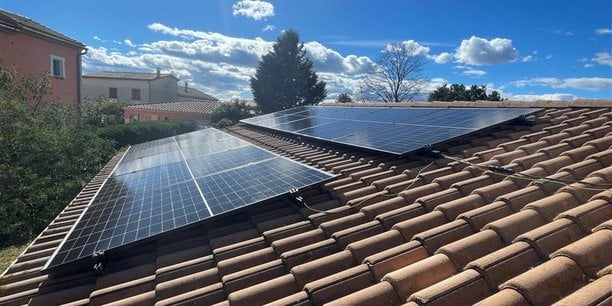 découvrez comment installer un système photovoltaïque vous-même grâce à notre guide étape par étape. économisez sur vos factures d'électricité et contribuez à la protection de l'environnement en produisant votre propre énergie renouvelable.