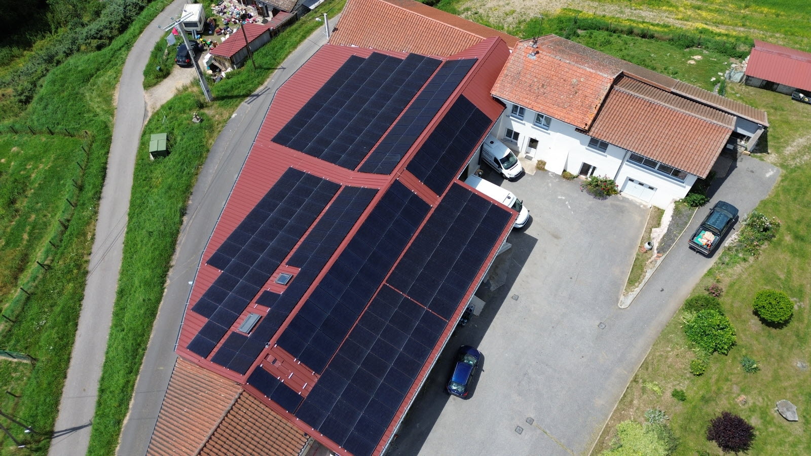 découvrez les avantages de l'investissement photovoltaïque et comment il peut vous permettre de réduire vos factures d'énergie tout en contribuant à la transition énergétique. profitez d'un retour sur investissement rapide grâce aux aides gouvernementales et à la vente d'électricité.
