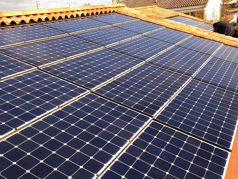 découvrez l'importance de la maintenance des panneaux solaires pour garantir leur performance optimale. apprenez comment entretenir votre installation afin de maximiser votre production d'énergie renouvelable et prolonger la durabilité de vos équipements solaires.