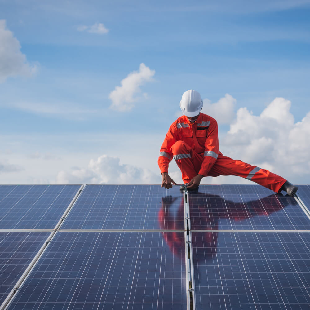 découvrez nos services de maintenance photovoltaïque pour optimiser la performance de vos installations solaires. assurez la longévité de vos panneaux grâce à un suivi expert et des interventions adaptées. profitez d'une énergie renouvelable en toute sérénité.