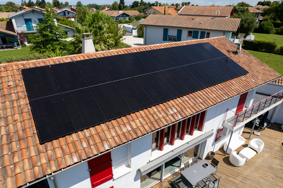 découvrez maison pv, votre spécialiste en construction de maisons écologiques et économe en énergie. profitez d'un habitat durable, moderne et respectueux de l'environnement, conçu pour votre confort et celui de la planète.