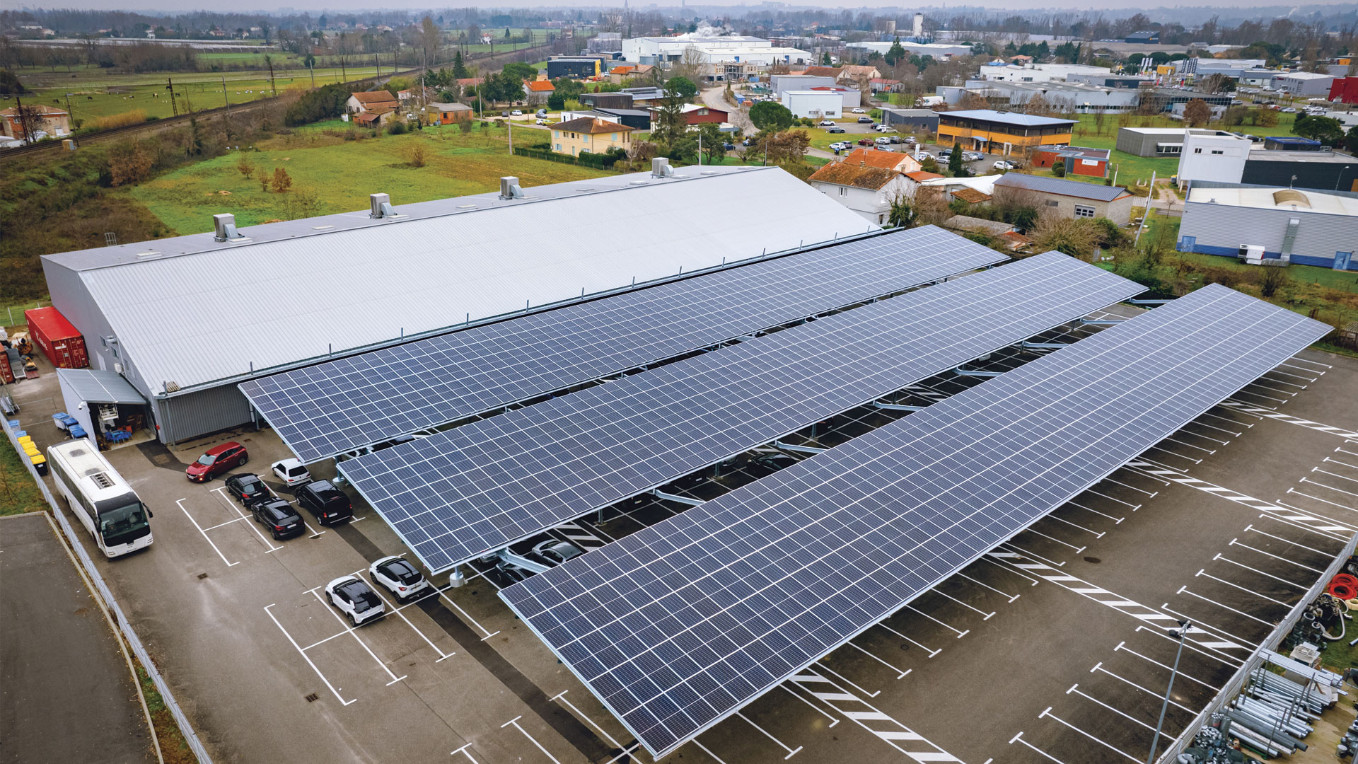 découvrez les avantages des ombrières solaires : solutions écologiques pour profiter d'un espace ombragé tout en produisant de l'énergie renouvelable. idéales pour les parkings, jardins ou espaces publics.