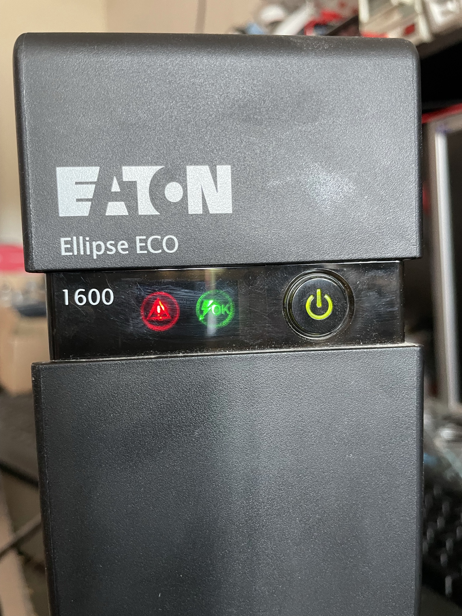 découvrez les causes et les solutions pour résoudre une panne d'onduleur. optimisez le fonctionnement de votre équipement grâce à des conseils pratiques et des astuces pour éviter les interruptions de service.