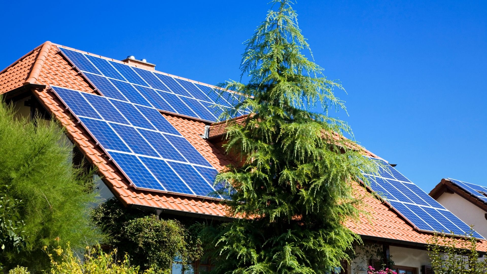 découvrez comment un panneau solaire de 1 kwc peut vous permettre de réaliser des économies significatives sur vos factures d'électricité tout en contribuant à la protection de l'environnement. optimisez votre consommation énergétique grâce à une solution écologique et rentable.