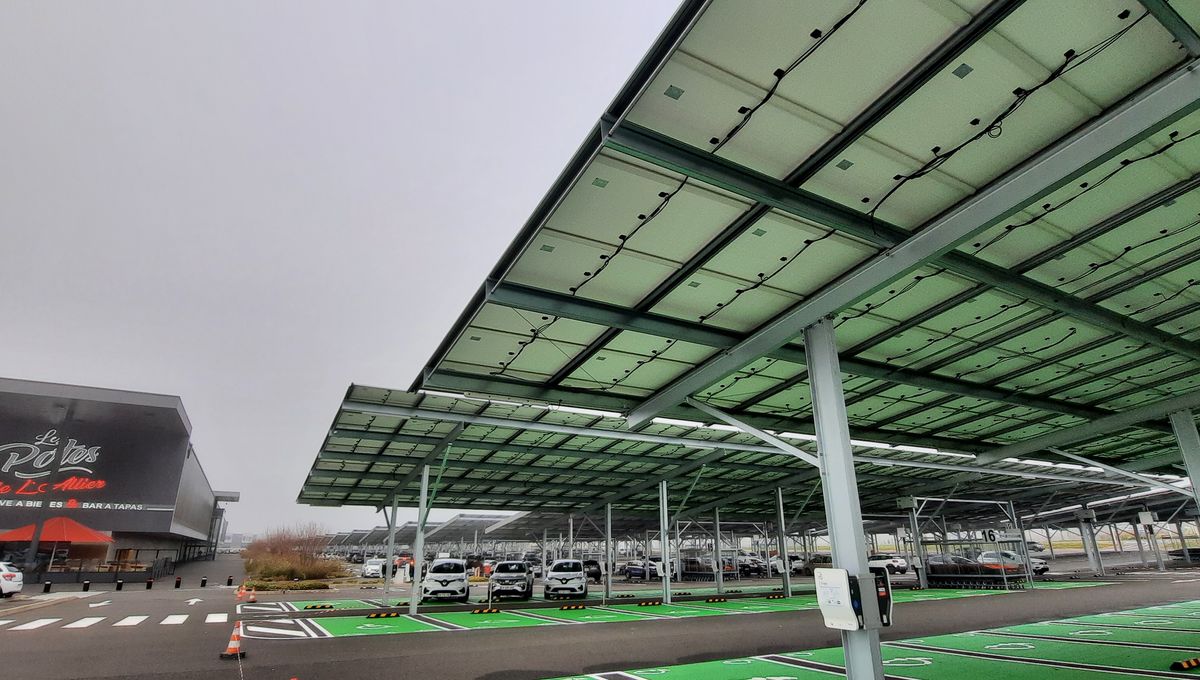 découvrez nos solutions de panneaux solaires à clermont-ferrand pour optimiser votre consommation d'énergie et réduire votre empreinte carbone. profitez d'une énergie durable et économique avec des installations adaptées à vos besoins.