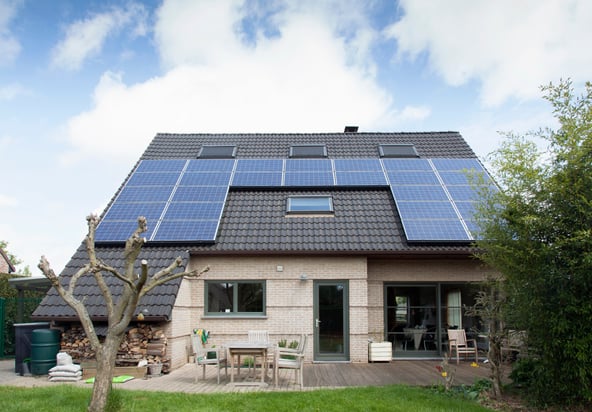 découvrez notre sélection de panneaux solaires chez leroy merlin, conçus pour optimiser votre consommation d'énergie tout en respectant l'environnement. profitez d'une installation facile et d'un excellent rapport qualité-prix pour transformer votre maison en véritable produit énergétique.