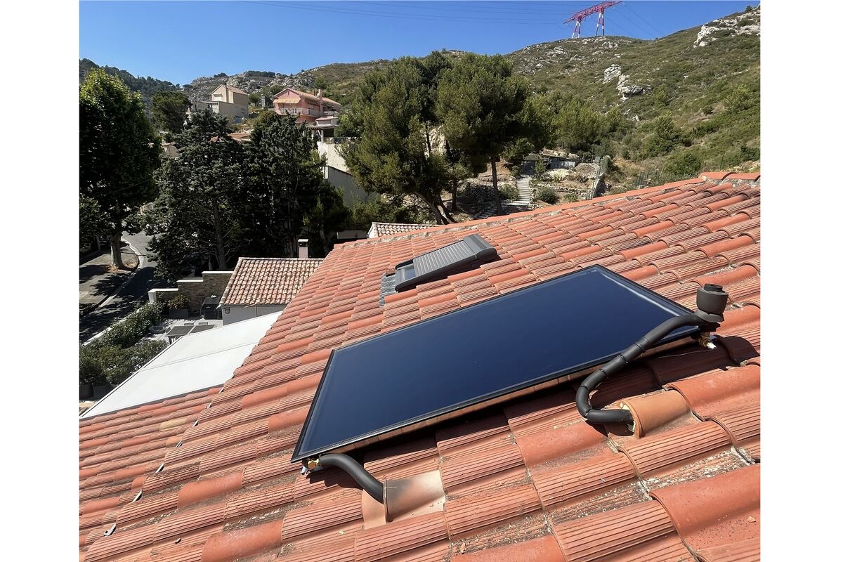 découvrez les avantages du panneau solaire thermique pour chauffer efficacement votre eau et réduire vos factures d'énergie. profitez d'une solution écologique et économique pour votre maison grâce à cette technologie innovante.