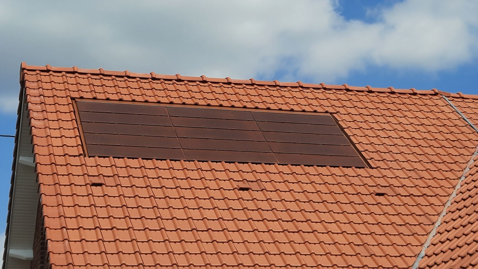 découvrez tout ce que vous devez savoir sur les panneaux photovoltaïques en france : avantages, installation, subventions et impact environnemental. profitez de solutions énergétiques durables et réduisez vos factures d'électricité tout en contribuant à la transition énergétique.